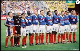 Quelques jours après l'annonce de la liste des 26 joueurs retenus le sélectionneur de l'équipe de france espoirs sylvain ripoll a annoncé jeudi sa liste pour la phase finale de l'euro, à. L Equipe De France Lors De La Finale De La Coupe Du Monde 1998 Au Stade De France Purepeople