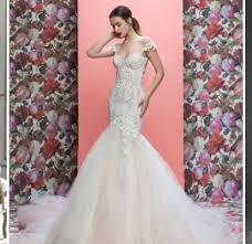 Coupe a coupe evasé coupe fourreau coupe sirène princesse robe courte. 143 Robes De Mariee Coupe Sirene A Couper Le Souffle