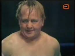 Loved watching this guy, so entertaining Mr Les Kellett himself…!! 😁😉👍