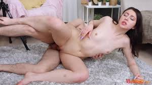 Otthoni tini kúrás pornó