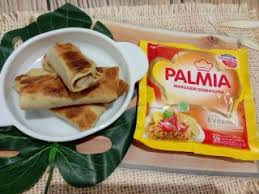 1/2 teaspoon butter, for greasing pan, 8 ounces mcvities rich tea biscuits, 1/2 stick (4 tablespoons) unsalted butter, softened, 1/2 cup granulated sugar, 4 ounces dark chocolate, 1 egg, beaten. Resep Camilan Cake Biskuit Kukus Palmia I Margarin Serbaguna I Temukan Resep Masakan Cemilan