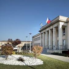Odborný léčebný ústav pro děti a mladistvé se specializovanou péčí v oboru dětské psychiatrie a s kapacitou 50 lůžek pro děti od 3 do 18 let věku. Mudr Andela Nerudova Detska A Dorostova Psychiatrie Doktor Cz