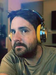 I think this is the most colour I've ever worn! Bringing some sunshine into  the studio. Trying to get my mixes as loud as those earcups 😂 First  impressions: the @dyson OnTrac