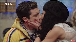 Las fierbinti din 21 februarie 2019. Video Genial Mihaela Radulescu Sarut Pasionat Cu Giani Si Bobita Din Las Fierbinti Dumneavoastra Aveti Niste Forme De Turbeaza Si Cainele In Lant Jurnalul National