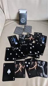 4.4 out of 5 stars. Giorgio Armani Deck Of 54 Black Playing Cards