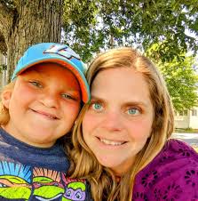 What are some crunchy snack options for a keto diet?