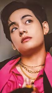 So handsome taehuyng 💜🩷