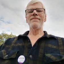 Billionaire's Frugal Behavior in Public Restroom