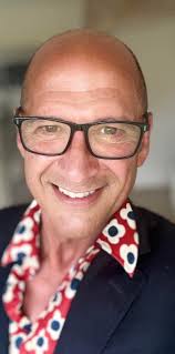 As the founder of Expat Choice, I miss the delectable food, fine wine, and  exquisite cocktails that Singapore has to offer, but above all, I miss the  warmth and hospitality of its