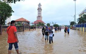 Hydrological data from each station is transmitted to the telemetry database / servers in each state and then transmitted to infobanjir. Angsa Banjir Di Selatan Thailand Menggunakan Bot Sebagai Cara Untuk Bergerak Dari Tempat Ke Satu Tempat Banjir Pantai Timur Semakin Serius Mula Merebak Ke Negeri Sembilan Foto Astro Awani