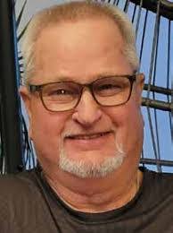 Daniel Bettin's Instagram, Twitter & Facebook