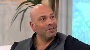 He is an actor and production manager, known for son de fierro (2007). Fredy Villarreal Salio De Terapia Intensiva Tras Contraer Coronavirus Y Publico Un Desgarrador Relato Eldoce Tv