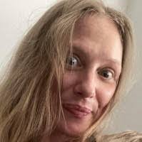 Heather Studebaker's Instagram, Twitter & Facebook