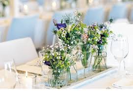 Iris Und Bernhard Wiesenblumen Hochzeit In Salzburg Von Siegrid Cain Photography Hochzeitsguide Wildblumen Hochzeit Tischdekoration Hochzeit Blumen Blumenstrauss Hochzeit