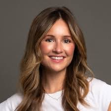 Amber Cardona's Instagram, Twitter & Facebook