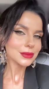 Maquillaje , peinado y decoración del cuello: @inessa__makeup_artist ;  💃🏼modelo: @alan.dary . #NavidadEnPuebla #VisionCreativa #SesiónDeFotos  #Puebla #MúsicaYNavidad #InessaNikitina #PeinadoYMaquillaje  #FotografíaCreativa #AccesoriosDeModa ...