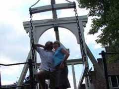 Nicolas ker (de son vrai nom nicolas langlois) est un chanteur français né en 1970 à phnom penh, d'un père français et d'une mère issue de l'aristocratie cambodgienne. Kerno Family Name