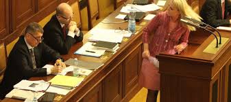 Před budovu přišli v županech a pyžamech s heslem „dostaňte nás ven. Nejcasteji Chybi Chovanec A Zaoralek Ministri Poslanci Jednani Ve Snemovne Ignoruji Ukazuji Data Hlidacipes Org