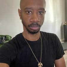 Shianne White's Instagram, Twitter & Facebook