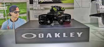 Your annual purchase limit is $5,000. How To Spot Fake Oakley Sunglasses