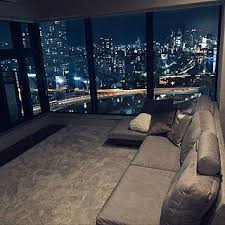 ラグジュアリーモダン 夜景が見える家 ラグ マスターウォールのソファー マスターウォール などのインテリア実例 2019 09 25 21 59 48 roomclip ルームクリップ インテリア 実例 インテリア マスターウォール