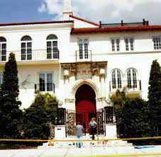 Giovanni maria gianni versace (italian: Ermordeter Modeschopfer Gianni Versace Soll Seinen Tod Bloss Fingiert Haben Welt