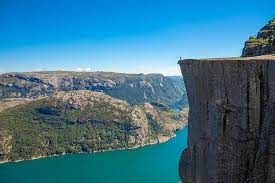 Preikestolen is a steep cliff. Preikestolen Wandern Zur Felskanzel Skandinavien Eu