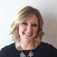 Hilary Devries's Instagram, Twitter & Facebook