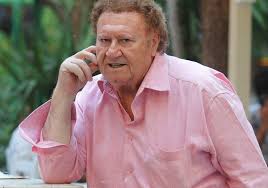 Η ευτυχία παπαγιαννοπούλου ήταν μια από τις σπουδαιότερες στιχουργούς, η οποία χάρη στο ταλέντο της τροφοδότησε το ελληνικό λαϊκό τραγούδι με μεγάλο αριθμό εξαίρετων δημιουργιών, μερικές από τις οποίες θα παραμείνουν για πάντα άγνωστες. O Giannhs Mpoyrnelhs Mila Gia Th Dikh Toy Eytyxia Papagiannopoyloy Newsbreak