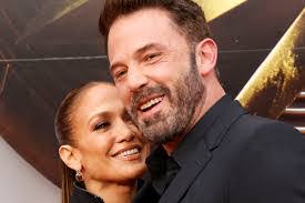 Luz Glass's Instagram, Twitter & Facebook