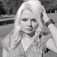 sarah holcombe (sholcombe05)