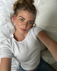 Grace Cody (@_gracecody) • Instagram photos and videos