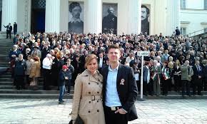 Kerület egy jó szerényebben és tehetősebben élővel. Kiderult Egy Fideszes Politikus Felesege A Karacsonnyal Kotekedo Kozteves Riporterno Foto Nyugati Feny