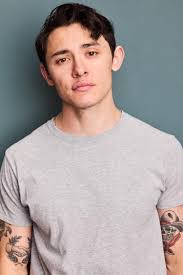 Edgar Roche's Instagram, Twitter & Facebook