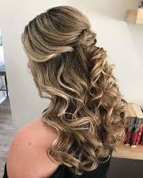 We have collected the specimens here that we think are the most exclusive and beautiful. 12 Curly Brown Hairstyles With Blonde Highlights