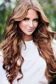 Guarda la gallery con acconciature di capelli lunghi con boccoli e scegli il taglio più adatto alla forma del tuo viso e all'immagine che . Capelli Mossi Senza Piastra Foto Stylosophy