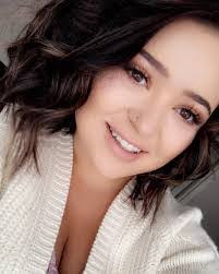 Desiree Logan's Instagram, Twitter & Facebook