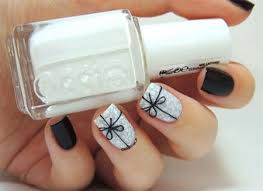 12 Easy Christmas Present Nail Art Designs Ideas Trends Stickers 2014 Xmas Nails 12 Jpg 450 327 P Xmas Nails Christmas Present Nails Christmas Present Nail Art