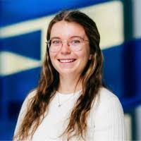 Nina Hess's Instagram, Twitter & Facebook