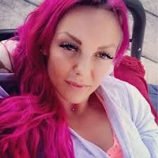 Laurie Bartram (@LaurieBartram)