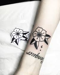 Black American Traditional Tattoo Pin By Kassandra Toro On Tattoo Designs Traditional Tattoo Flowers Tattoos Traditional Tattoo