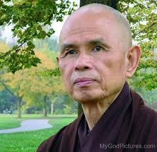 Thich Nhat Hanh Receiving Award From Han Hoan Ngay