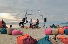 Tiket masuk tiket mobil sembalang / wisata angkringan pantai sebalang harga tiket terbaru lokasi lampung / tiket masuk giias 2019 khusus vip & press day pada 18 juli 2019 besok adalah sebesar rp 200.000. 20 Tempat Wisata Di Lampung Yang Populer Dan Hits