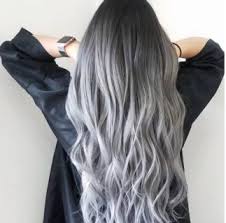 E’ una tecnica molto versatile che si adatta sia a capelli lunghi che corti, si adatta anche a diverse tipologie di capello. Shatush Grigio 10 Idee E Sfumature Per I Tuoi Capelli Roba Da Donne