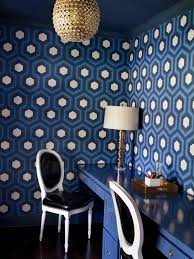 خلفيات زرقاء 56 صور خلفيات للجدران من اللون الأزرق الناعم مع أنماط بيضاء والذهب والتي يتم دمج الخطوط في الداخل غرفة المعيشة