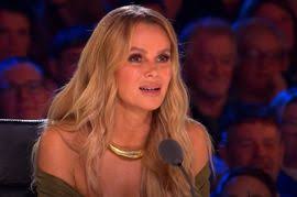 Everton fans reject red kitchen during French property hunt