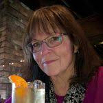 Lisa Lapsley's Instagram, Twitter & Facebook