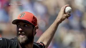 SF Giants star Madison Bumgarner fractures pitching hand during game