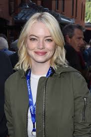 See more ideas about emma stone, emma stone blonde, emma. Emma Stone Debuts Chin Length Bob On Maniac Set Teen Vogue