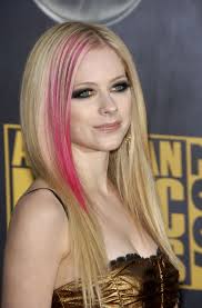 Avril Lavigne Coloracao Mulheres Famosas Evolucao